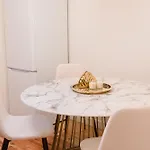 Stylish 5br In 아파트