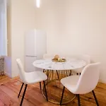 Апартаменты Stylish 5br In Лиссабон