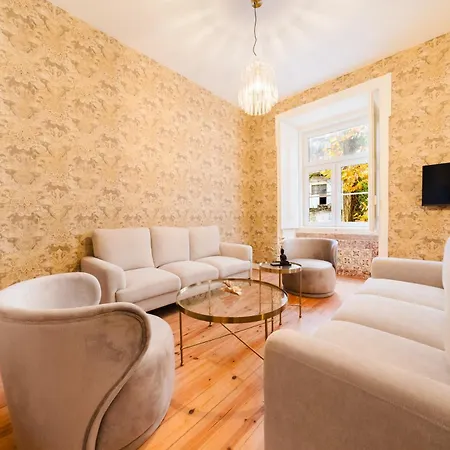 Stylish 5br Wac דירה *